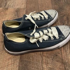 Womens Chuck Taylor Navy Low Sneaker